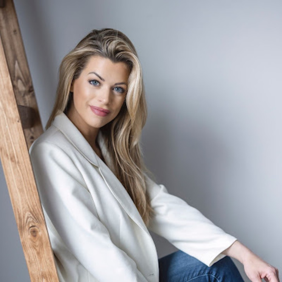 Meet your Posher, Kristen - Picture 1 of 1